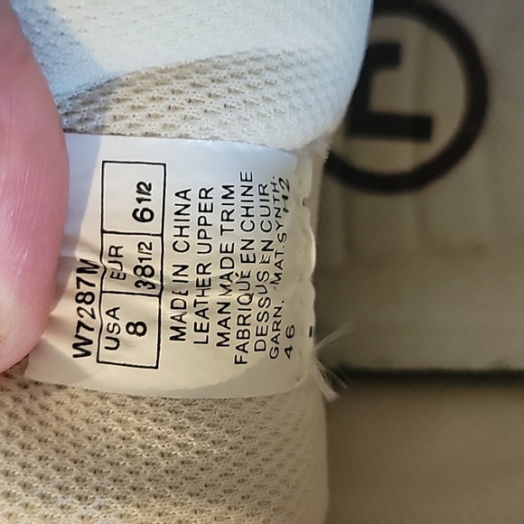 ROCKPORT WOMEN'S WALKING SHOES - Picture 7 of 11